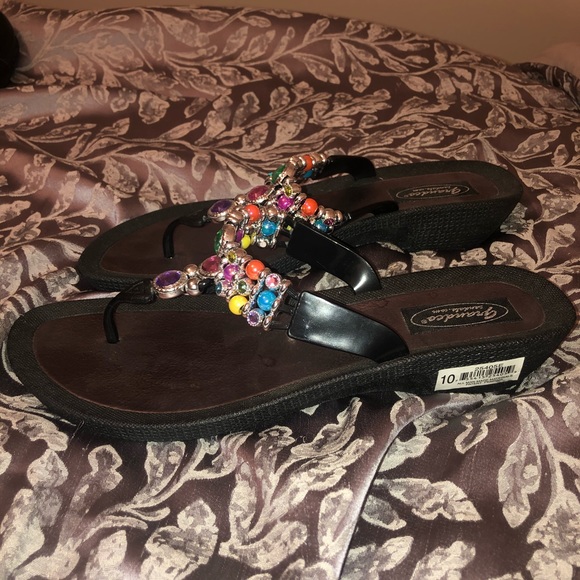 Brand new sandals - Picture 3 of 4